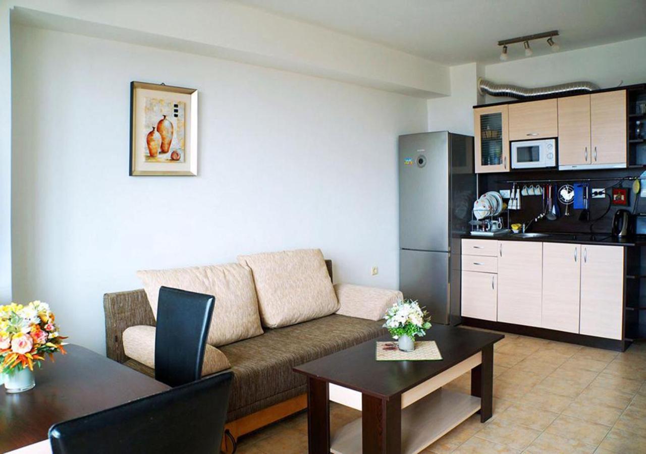 Dom-El Real Apartments In Sea View Complex Sveti Vlas Exteriör bild