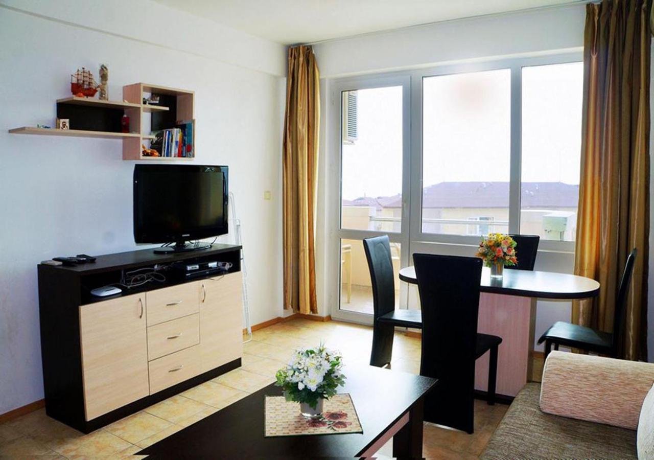 Dom-El Real Apartments In Sea View Complex Sveti Vlas Exteriör bild